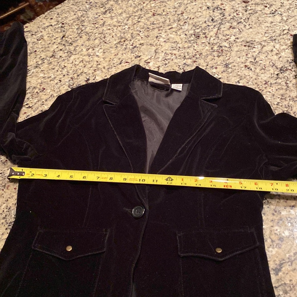 21:08 -  AT ⭐️ LAST  Fitted Velvet Like Jacket - Picture 8 of 14